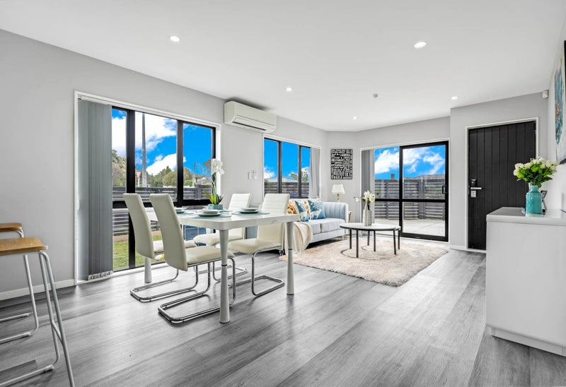 12 Sheralee Place, Bucklands Beach, Auckland - Carousel 2