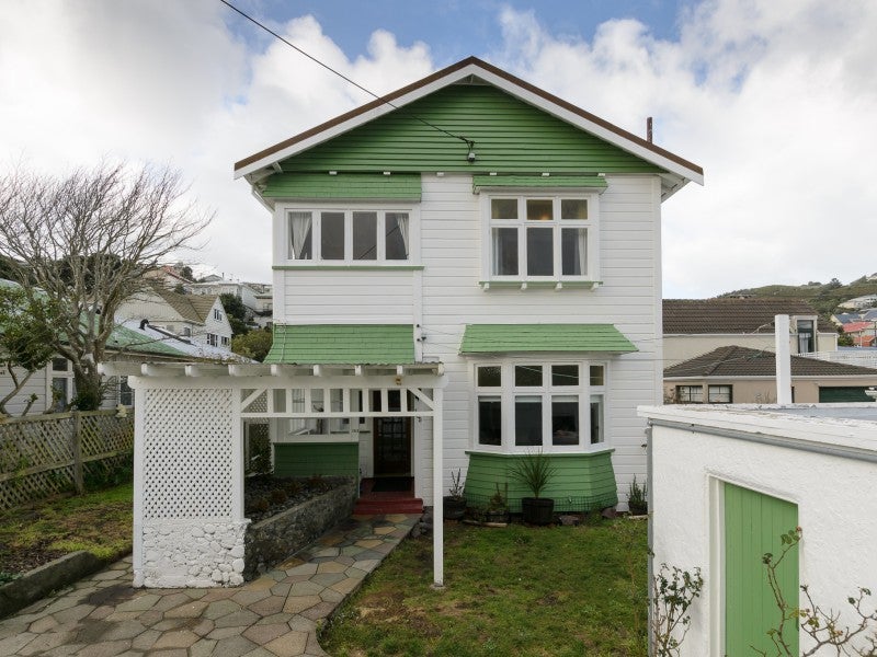 153 Clyde Street, Island Bay, Wellington - Carousel 1