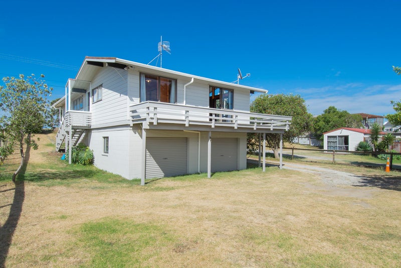 1129 Papamoa Beach Road, Papamoa Beach, Papamoa - Carousel 2