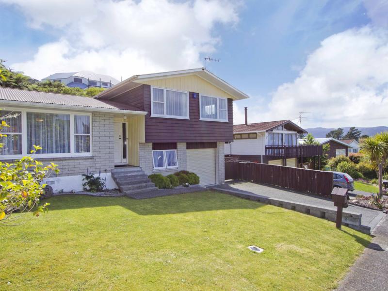 16 Rondane Place, Tirohanga, Lower Hutt - Carousel 1