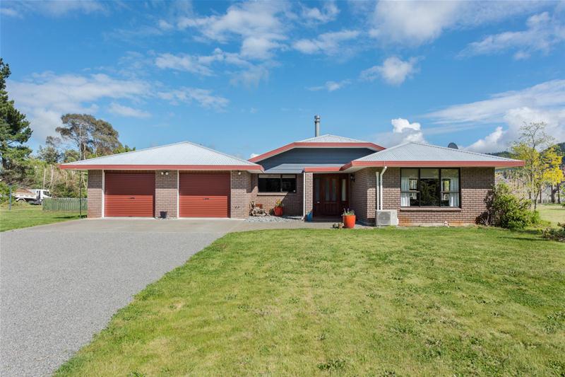 4 Beatrice Street, Rarangi - Carousel 25