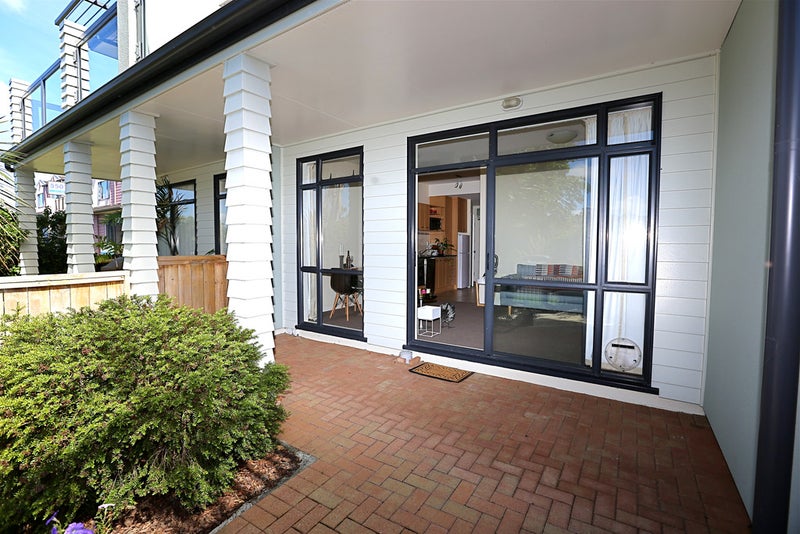 67/2 Armoy Drive, East Tamaki, Auckland - Carousel 1