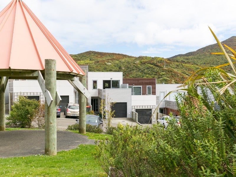 30 Saddleback Grove, Karori, Wellington - Carousel 19
