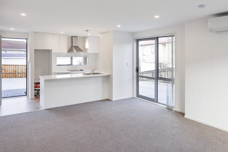 14A Massine Place, Randwick Park, Auckland - Carousel 2