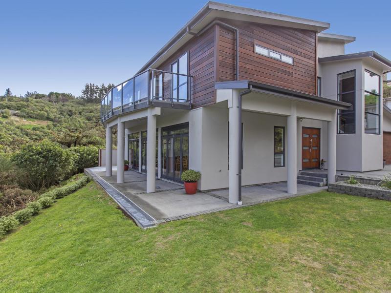 15 Oceanview Terrace, Tirohanga, Lower Hutt - Carousel 2