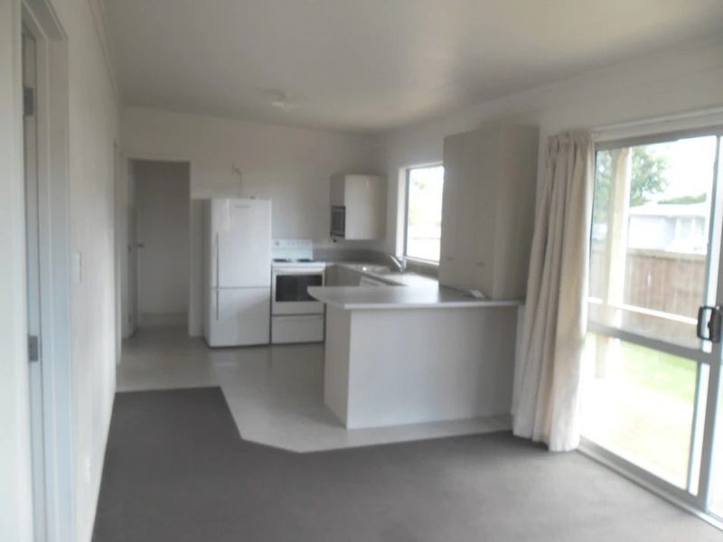 13 Beaumont Street, Hamilton East, Hamilton - Carousel 2