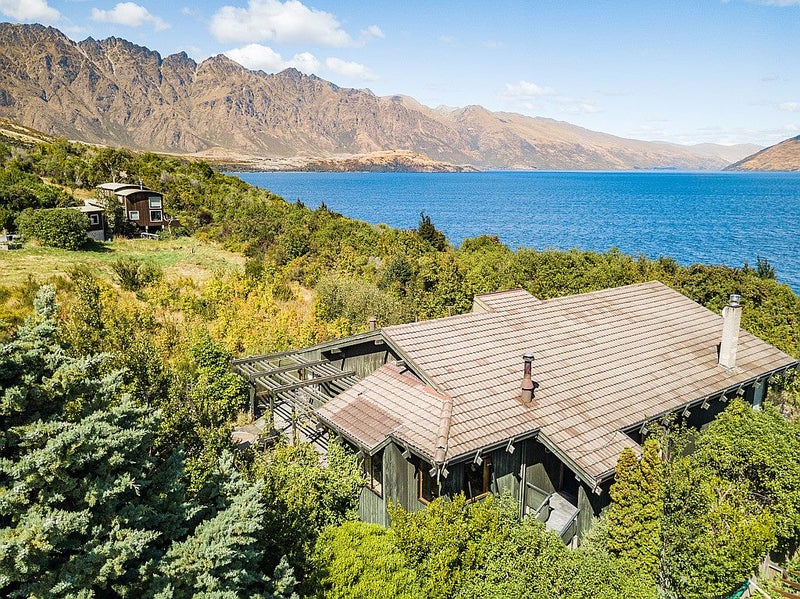 26 Cedar Drive, Kelvin Heights, Queenstown - Carousel 2