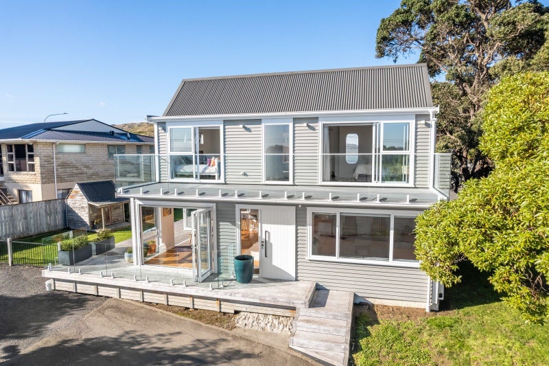 65A Steyne Avenue, Plimmerton, Porirua - Carousel 1