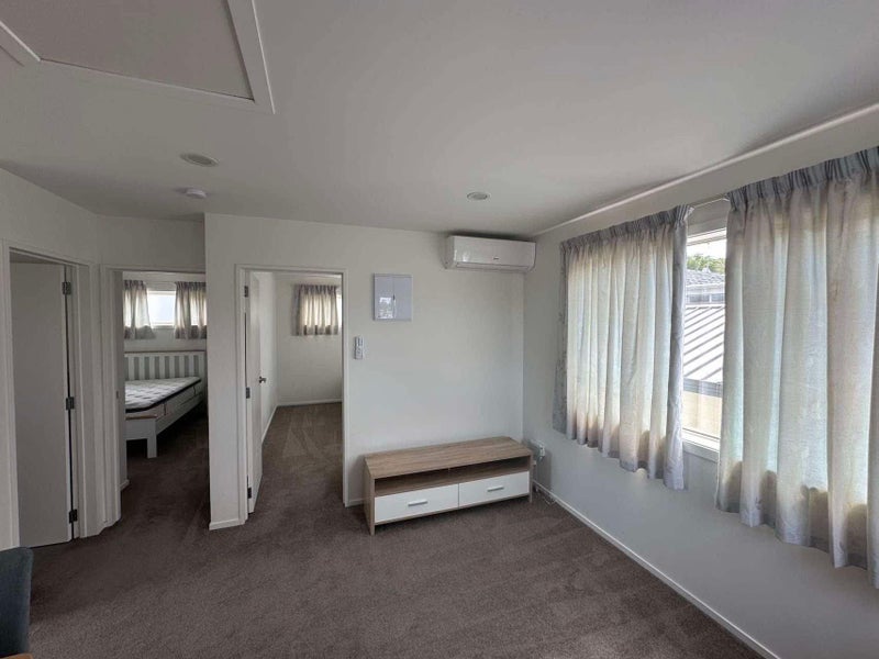 33A Cockayne Crescent, Sunnynook, Auckland - Carousel 14