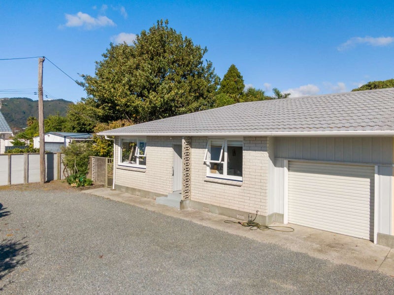1/8 Derwent Lee Grove, Epuni, Lower Hutt - Carousel 1