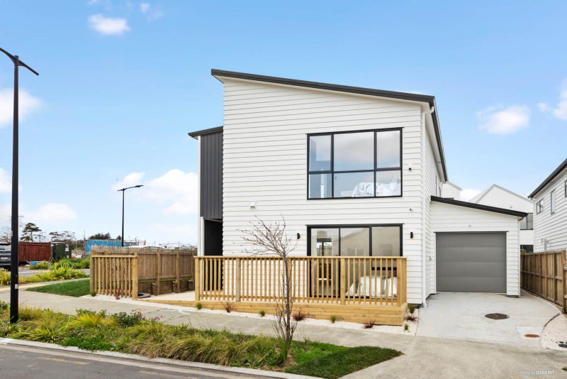 35 Herekino Street, Westgate, Auckland - Carousel 2