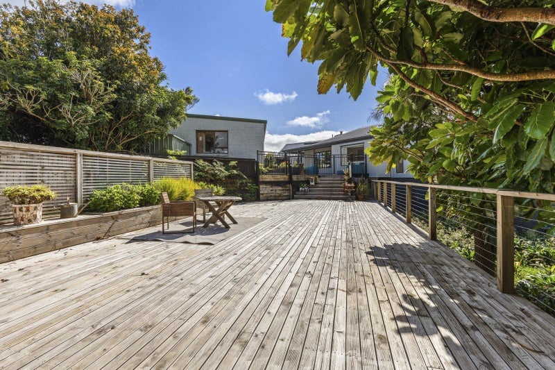 12A Ash Place, Whalers Gate, New Plymouth - Carousel 2
