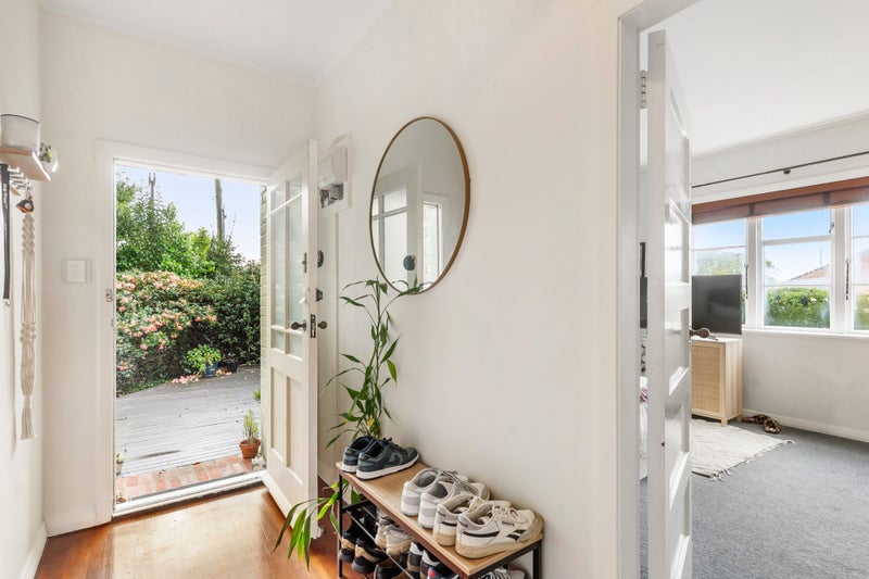 48 Waiohua Road, Greenlane, Auckland - Carousel 2