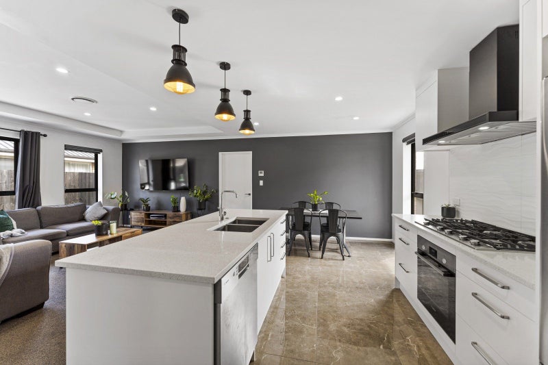 18 Grey Way Road, Russley, Christchurch - Carousel 2