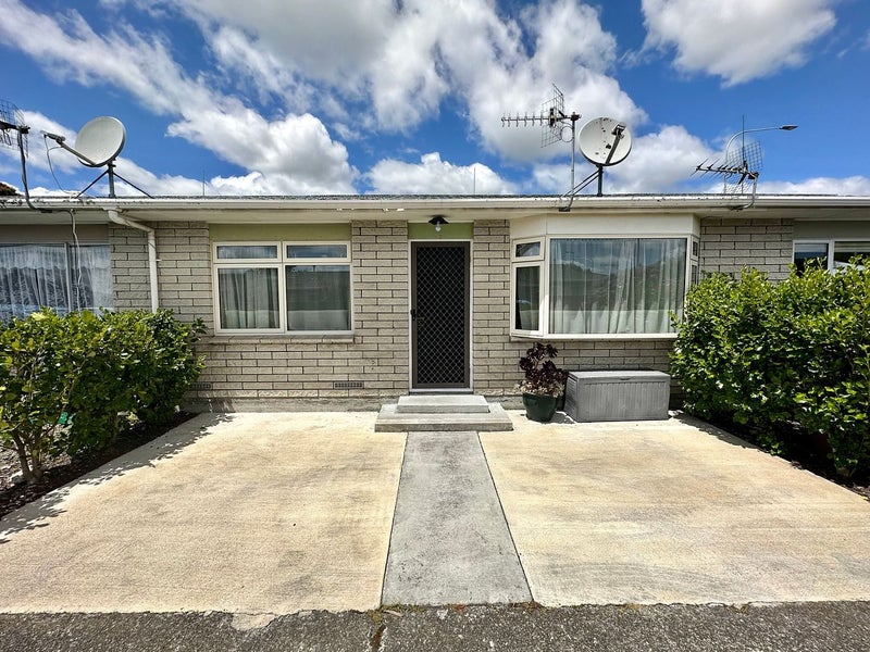 2/297 Ruahine Street, Terrace End, Palmerston North - Carousel 1