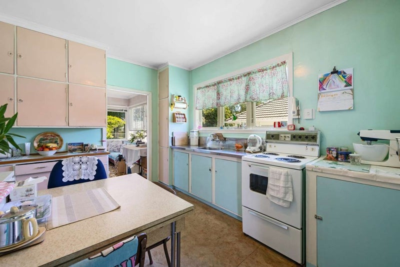 14 Oxford Crescent, Ebdentown, Upper Hutt - Carousel 2