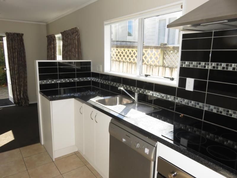 15B Raine Street, Karori, Wellington - Carousel 2