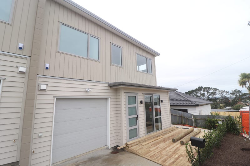 2B Crystal Avenue, Te Atatu South, Auckland - Carousel 2