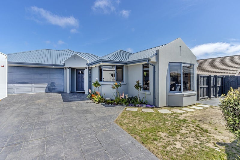 142 Inwoods Close, Parklands, Christchurch - Carousel 1