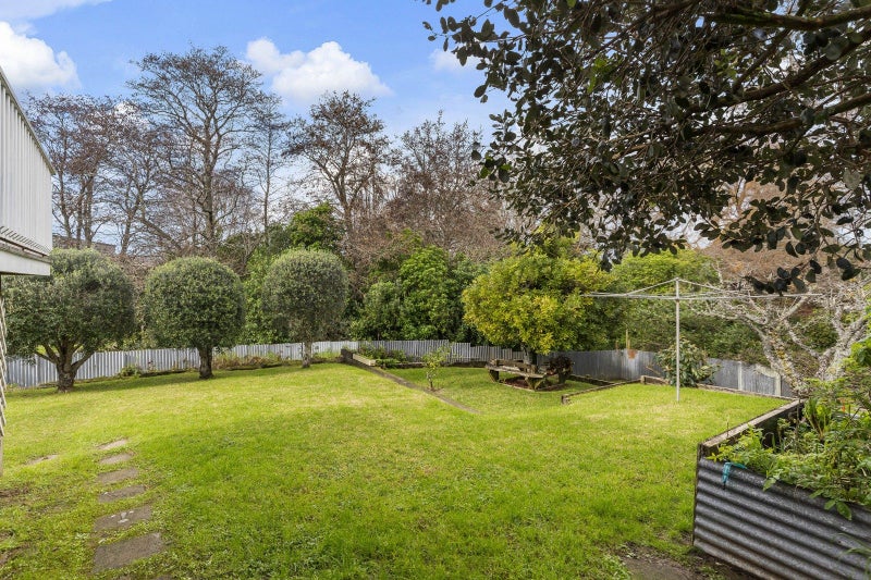 22 Larsen Road, Panmure, Auckland - Carousel 2