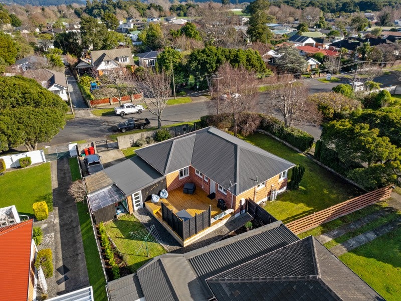 14 Tararua Street, Trentham, Upper Hutt - Carousel 1