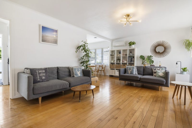 62 Kervil Avenue, Te Atatu Peninsula, Auckland - Carousel 2