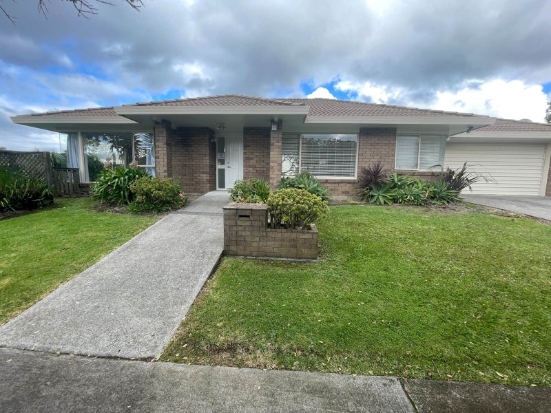 2/2 Travers Place, Northpark, Auckland - Carousel 2