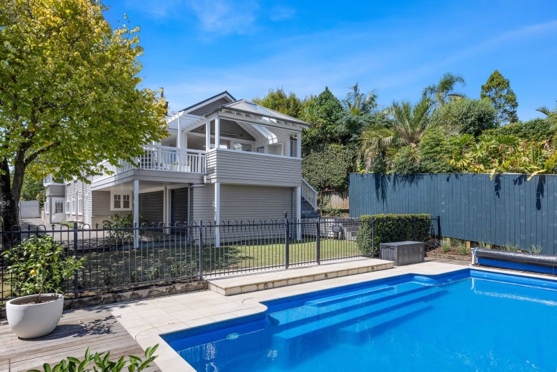 42 Seaview Road, Remuera, Auckland - Carousel 1