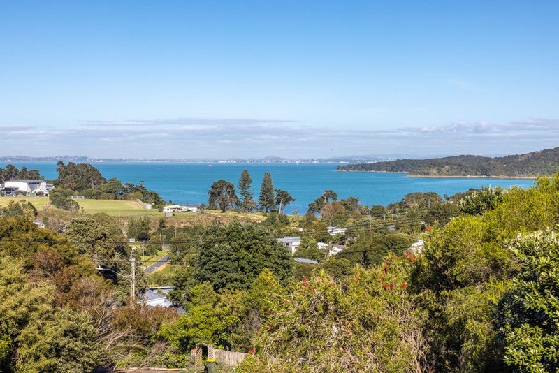 48 Jellicoe Parade, Surfdale, Waiheke Island - Carousel 2