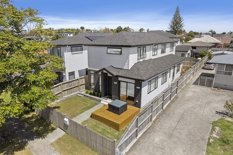 11 Friesian Drive, Mangere, Auckland - Carousel 1