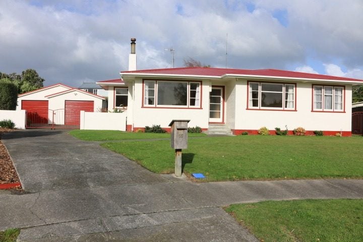 16 Glen Place, Awapuni, Palmerston North - Carousel 1