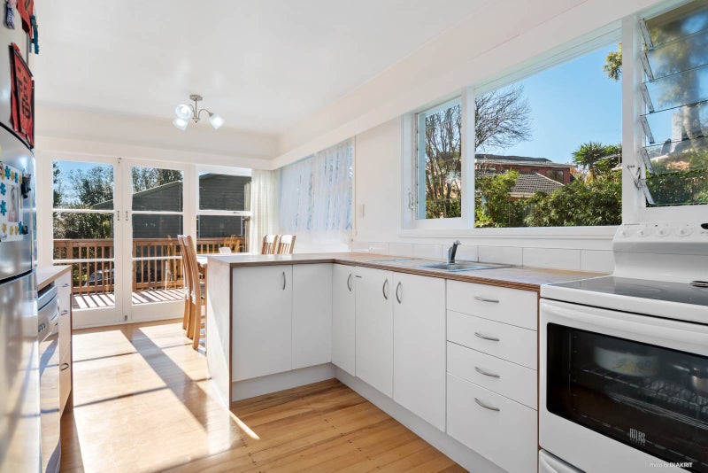 92A Coronation Road, Hillcrest, Auckland - Carousel 2
