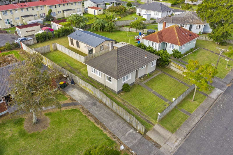 16 Clarkson Crescent, Otara, Auckland - Carousel 1