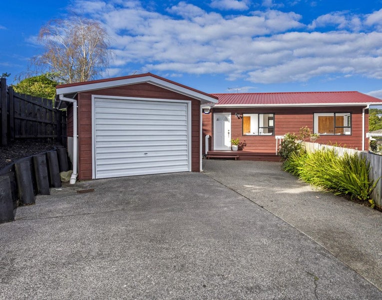 2/17 Greenvalley Rise, Glenfield, Auckland - Carousel 1