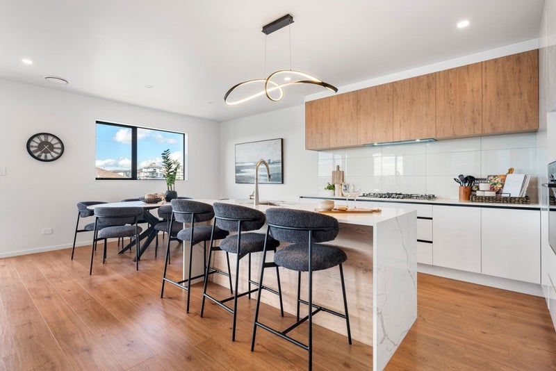 25 Baumea Rise, Massey, Auckland - Carousel 2