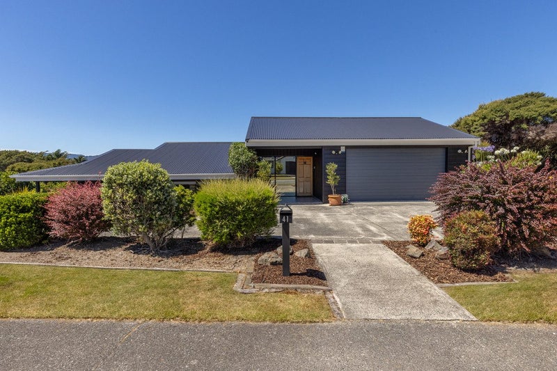 41 James Cook Drive, Whitby, Porirua - Carousel 2