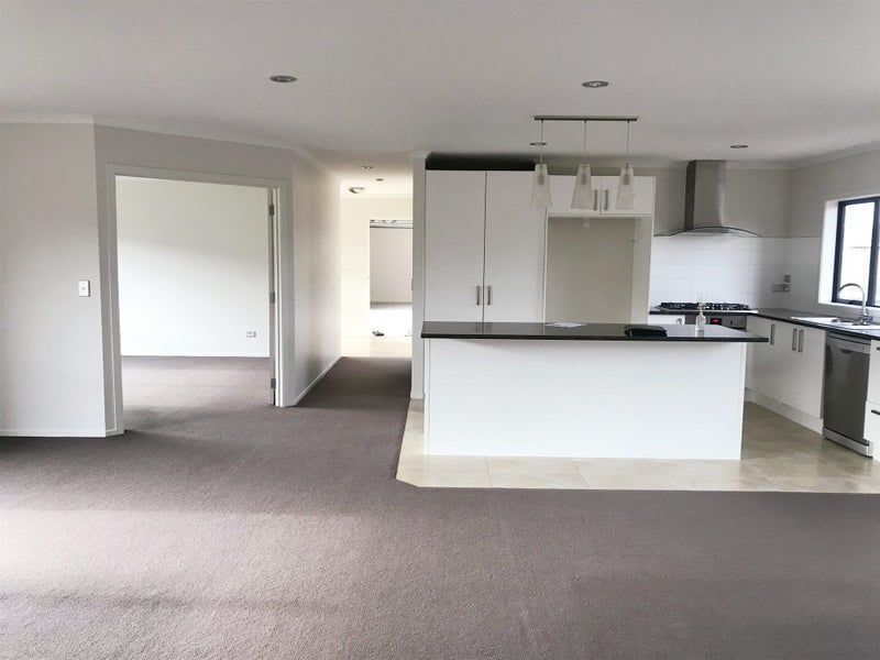 7 Wessex Place, Rototuna North, Hamilton - Carousel 2