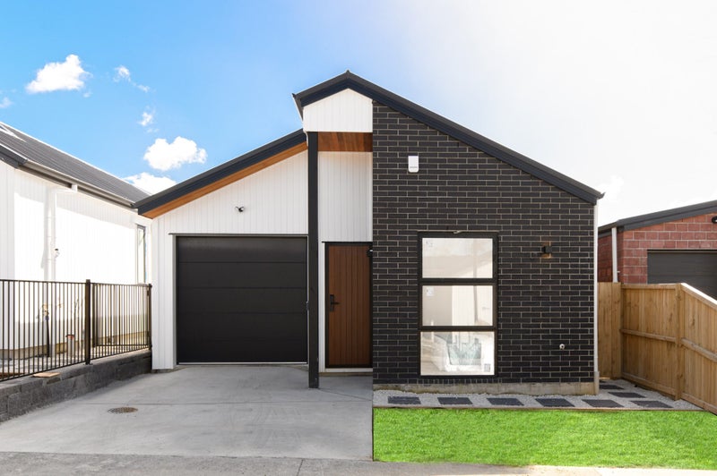 24C Horokaka Street, Massey, Auckland - Carousel 1