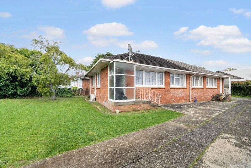 1/169 Shakespeare Road, Milford, Auckland - Carousel 2