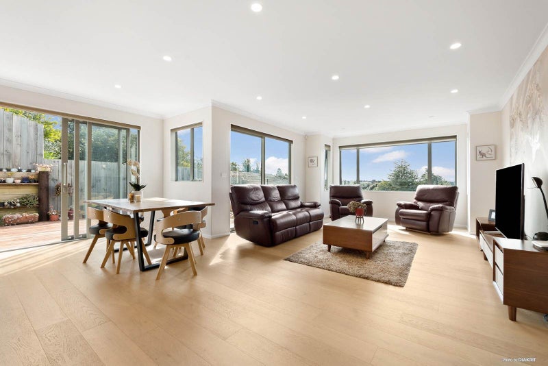 9A Serrata Place, Browns Bay, Auckland - Carousel 2