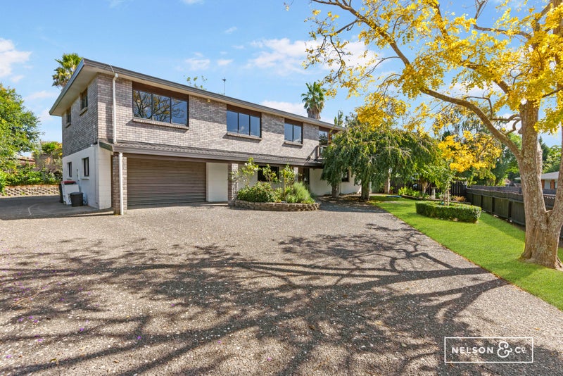8 Prestwick Place, Wattle Downs, Auckland - Carousel 1