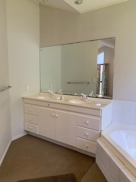 20 Gillard Place, Eastern Beach, Auckland - Carousel 13