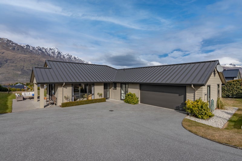 4 Batsford Lane, Lower Shotover, Queenstown - Carousel 1