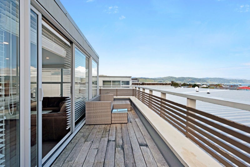 4/220 Jackson Street, Petone, Lower Hutt - Carousel 2