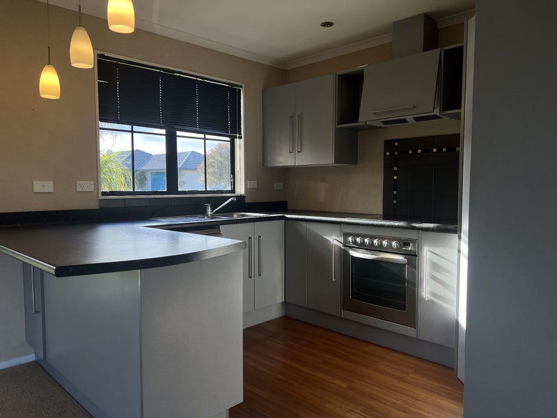 12 Boston Parade, Kelvin Grove, Palmerston North - Carousel 2