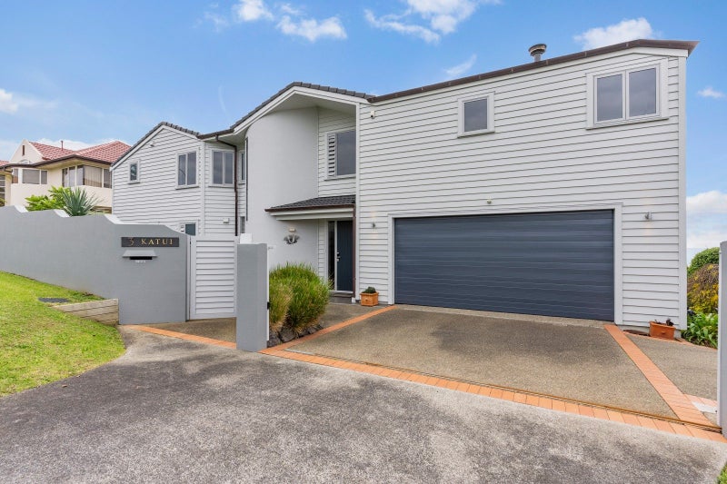 1/3 Katui Street, Castor Bay, Auckland - Carousel 2