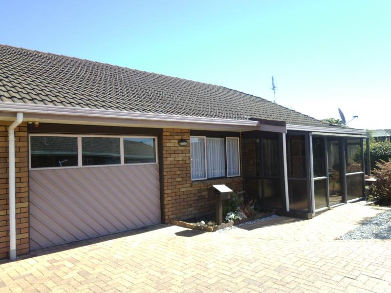2 Azalea Court, Highbury, Palmerston North - Carousel 2