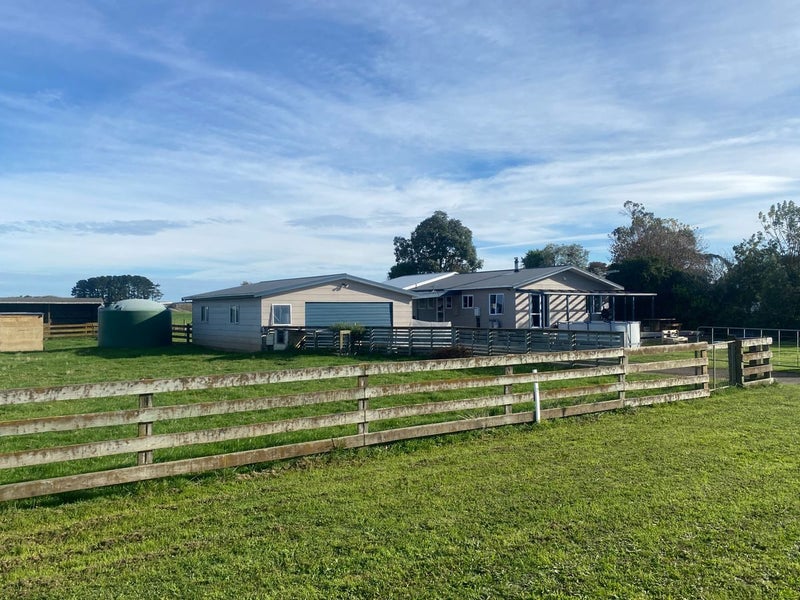 588 Taikorea Road, Glen Oroua - Carousel 1