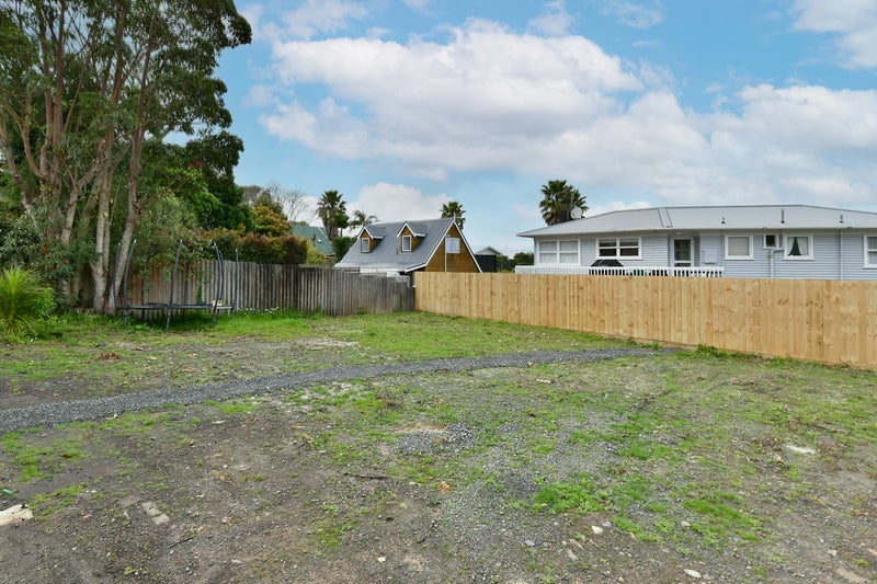 221A Eskdale Road, Birkenhead, Auckland - Carousel 1