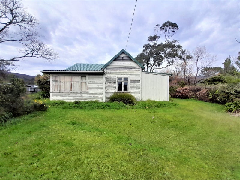 32 McGill Street, Waimangaroa, Westport - Carousel 1